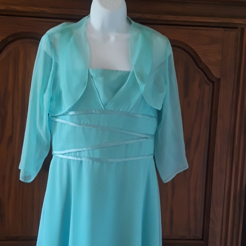 Belsoie Mother of The Bride Dress. - Picture 2 of 5